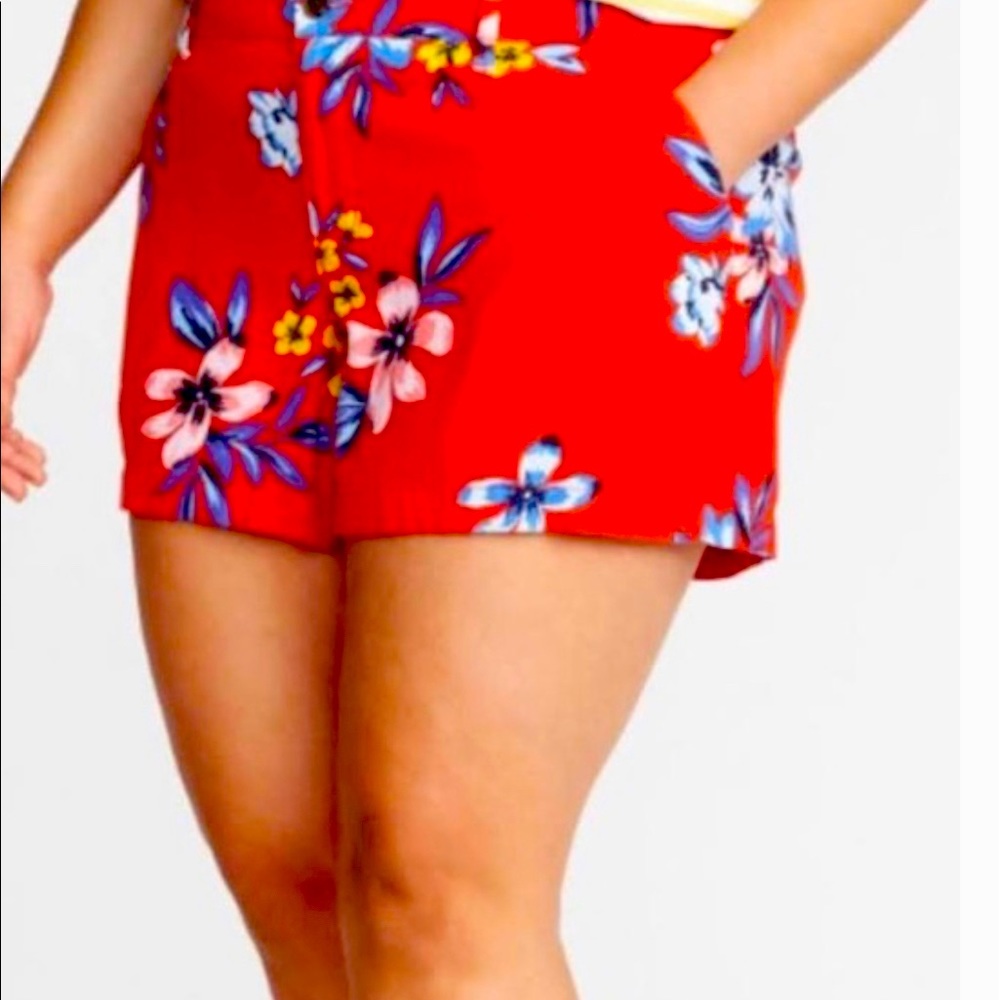 Old Navy Everyday Floral Shorts NWOT